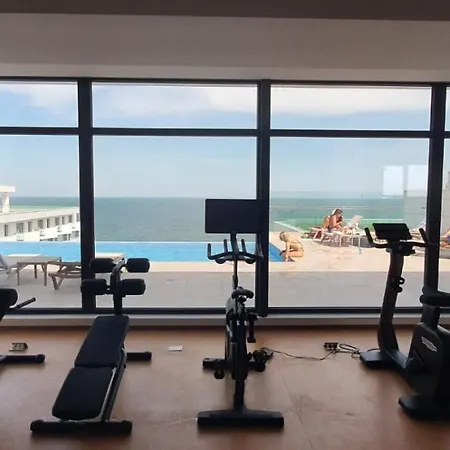 Infinity & With Private Parking,gym,sauna,jacuzzi Διαμέρισμα *