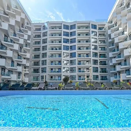 Infinity & With Private Parking,gym,sauna,jacuzzi Διαμέρισμα