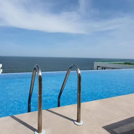 Διαμέρισμα Infinity & With Private Parking,gym,sauna,jacuzzi